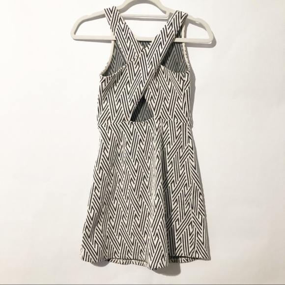 Black + White Dress - Picture 2 of 3